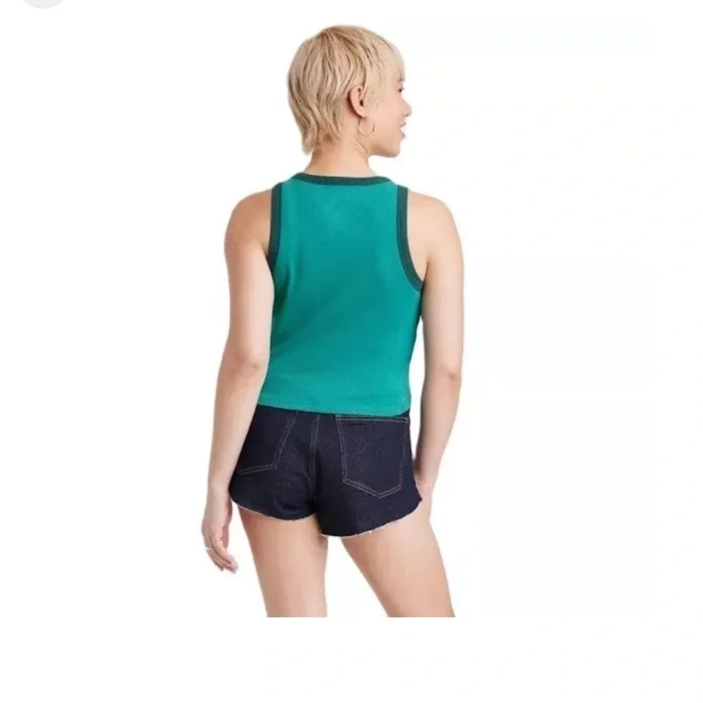 Jurassic Park Women's Graphic Tank
Top Green new - Picture 3 of 5